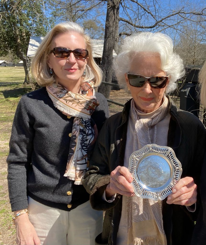 Helen Bradham receives Charleston Animal Society Elizabeth Bradham Humanitarian Award 